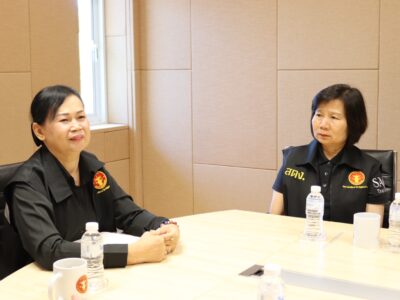 นางมณีรัตน์ ภาวศิลป์ ผู้ตรวจเงินแผ่นดิน (สตภ.๕) พร้อมด้วยเจ้าหน้าที่สำนักงานการตรวจเงินแผ่นดินภูมิภาคที่ ๕ เข้าหารือข้อราชการร่วมกับนางสุกัญญา บุญธรรม ผู้อำนวยการสำนักตรวจเงินแผ่นดินจังหวัดศรีสะเกษ